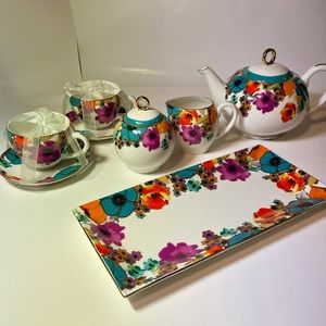 Grace’s Teawear multi color poppies and gold trim set